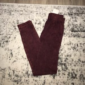 NWT Burgundy legging